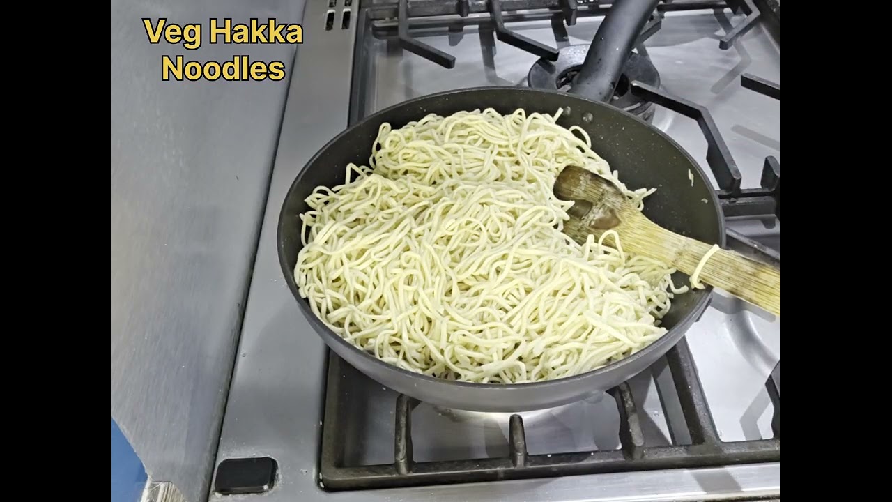 Best Veg Hakka Noodles recipe(Homemade Indo-Chinese)