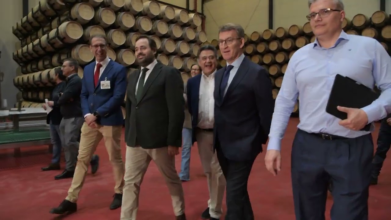 Feijóo visita la empresa García Carrión