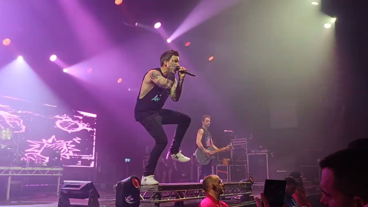 Simple Plan - Addicted (Manchester 2024)