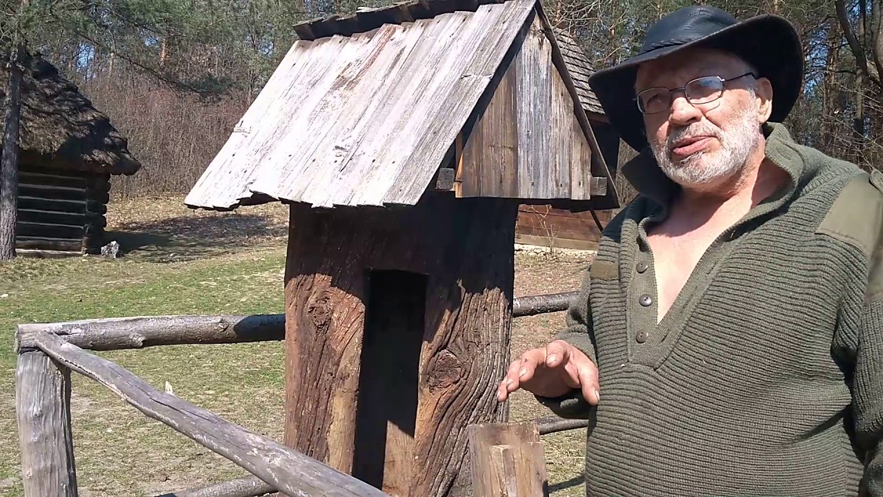 Różnica w zabudowie barci i kłody stojaka-Pnia. Hodowla pszczół w barciach