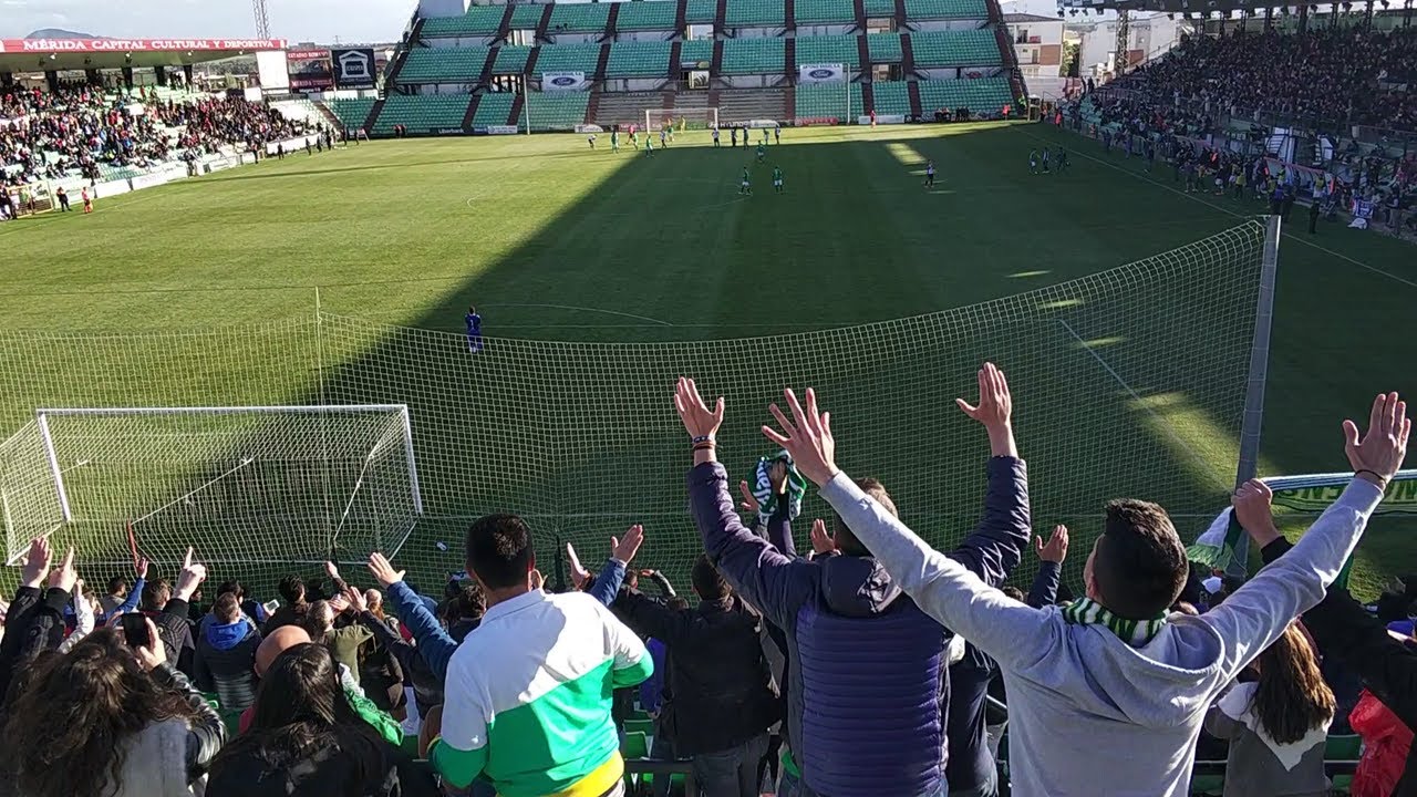 ÉXTASIS AFICIÓN DEL VILLANOVENSE | Estadio Romano de Mérida