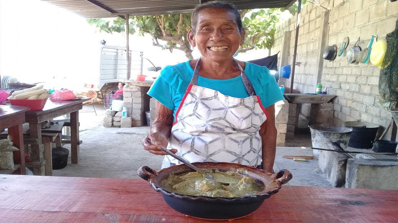 Cocinando UN AUTENTICO PIPIAN DE POLLO DE SEMILLA DE CALABAZA | DOÑA LUPITA