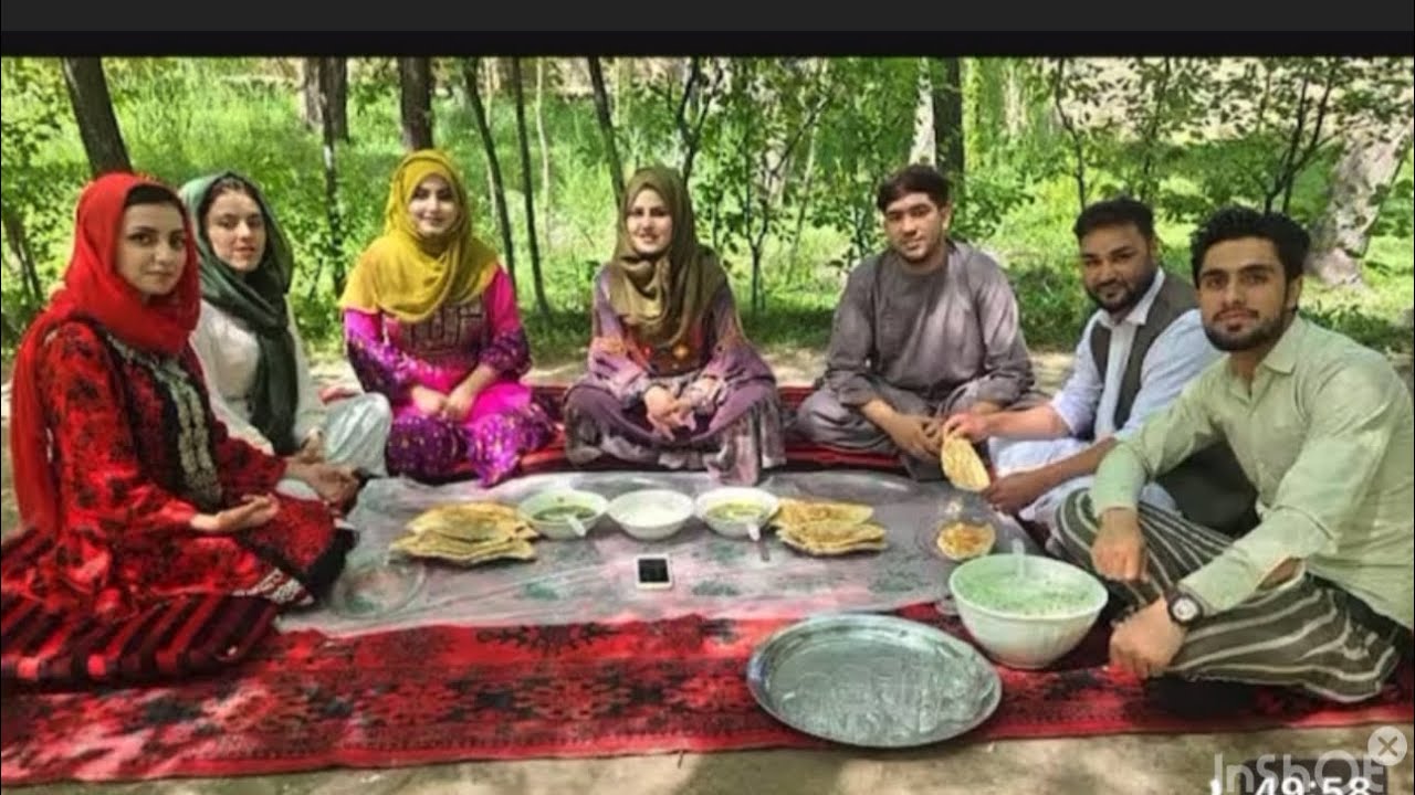 و این ویدیو زمان جمهوریت اسلامی قدیم بود فاطمه و با همکارش عروسی کرده وارثم وارثم با همکارش با همک