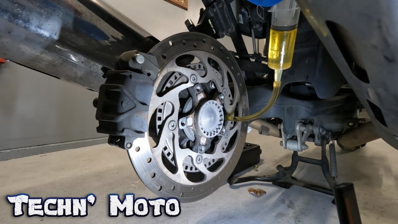 Shaft Final Drive Oil Change BMW K1600 GTL | Techn' Moto