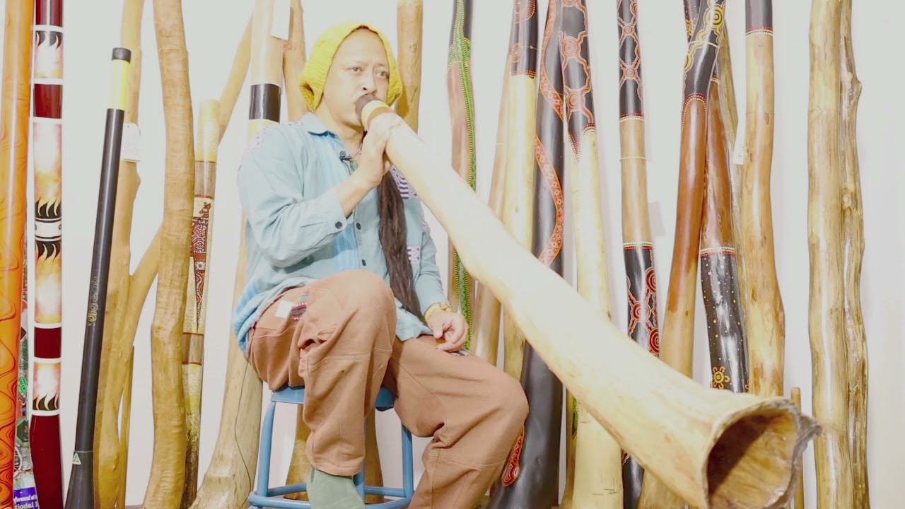 Earl Clements Didgeridoo key of B (webcode 8301)