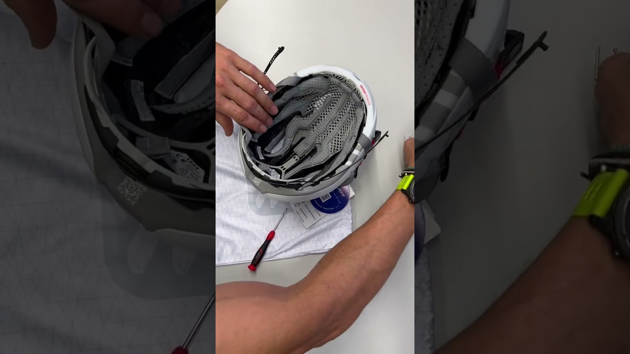 Montaje sistema de retención RSR11 en casco Rudy Project EGOS