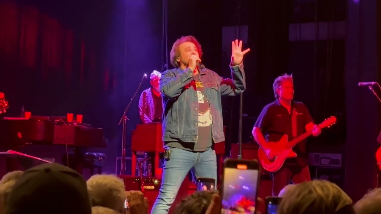 Counting Crows - Mr Jones Live (Sydney Australia - Enmore Theatre)