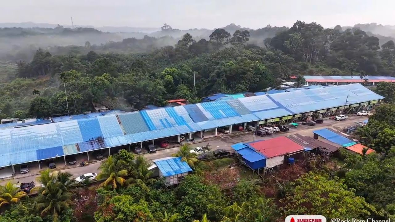 Tinjauan dari udara kawasan rumah panjang batu 12 jalan bintulu-miri