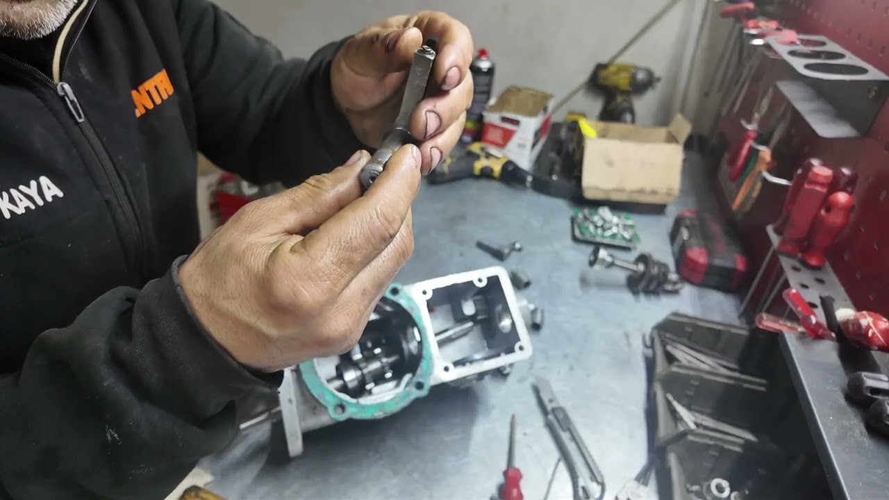 Bolat Atom Çapa Makinesi Vites Boşaldı Şanzıman Tamiri Nasıl Yapılır