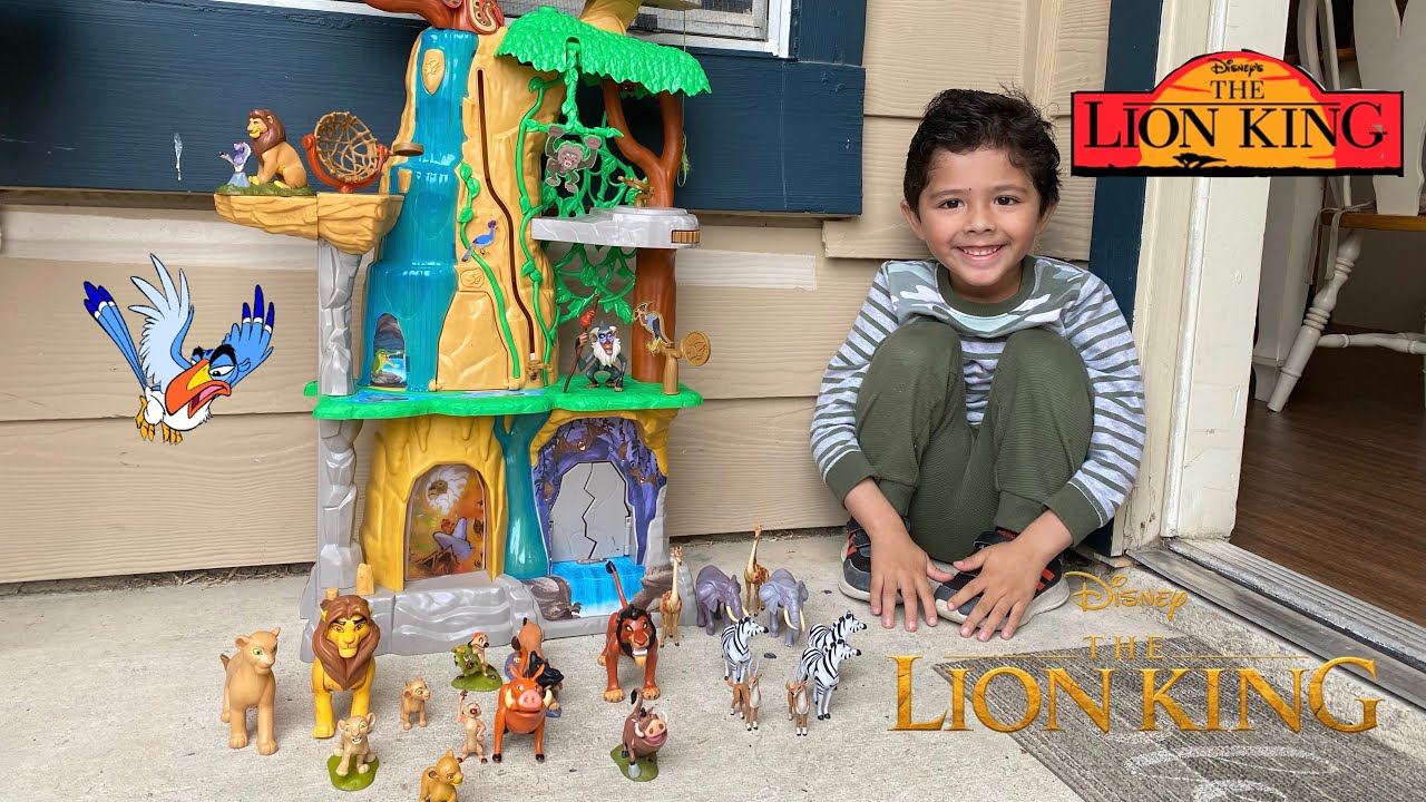 Playing with The Lion King Toys
