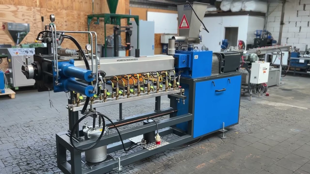 Twin Screw Extruder - 35/44 LD