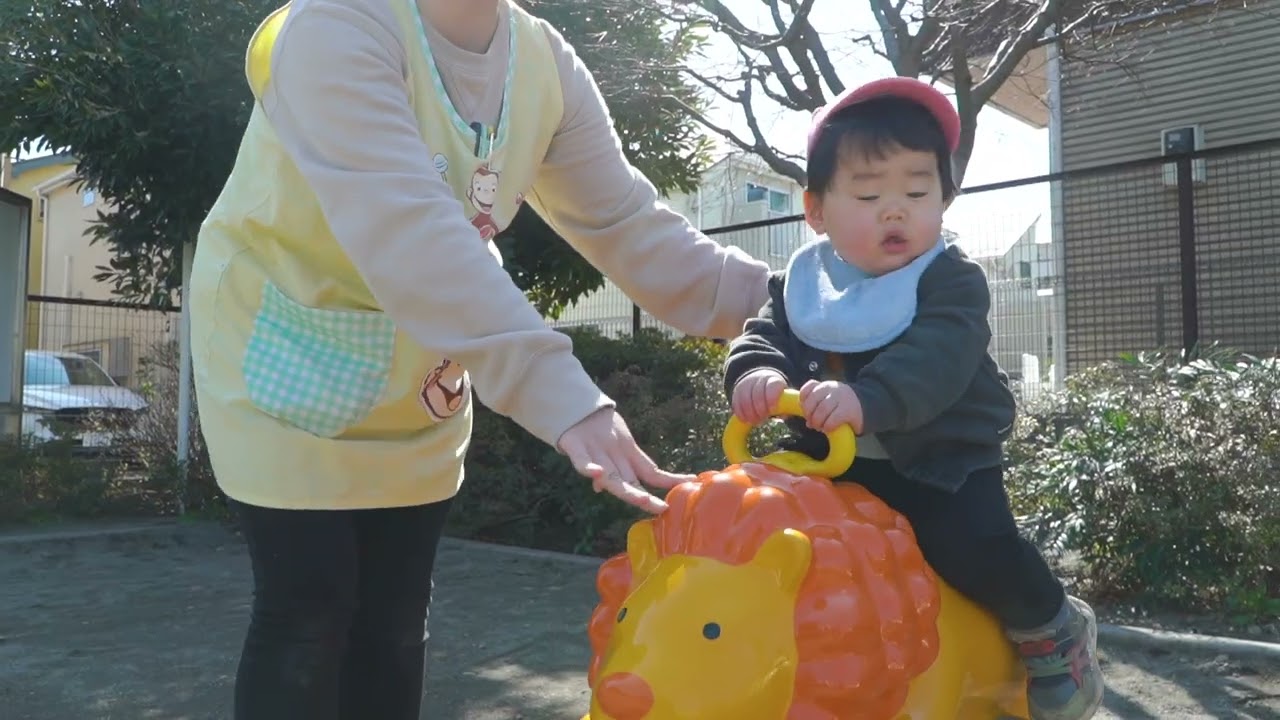 ゆりのこ保育園 0歳児クラスの様子