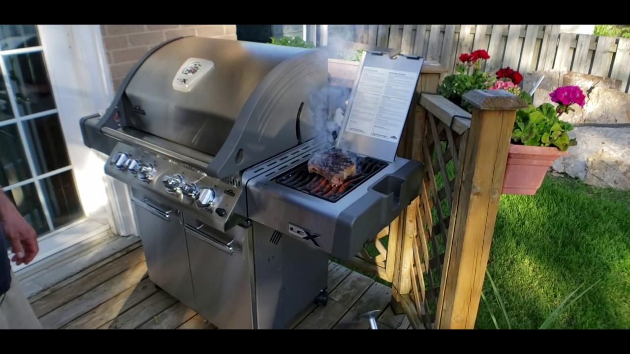 Napoleon Lex 485 Grilling - InfraRed Sideburner