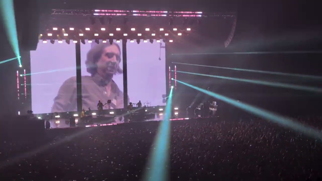 Glasgow singing 
