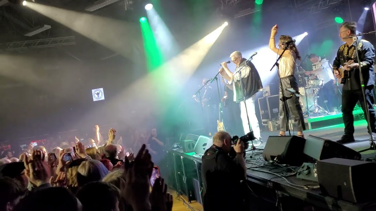 The Everly Pregnant Brothers - Dunt Tha Want Mi Live @ The Octagon Sheffield - Christmas Special 23