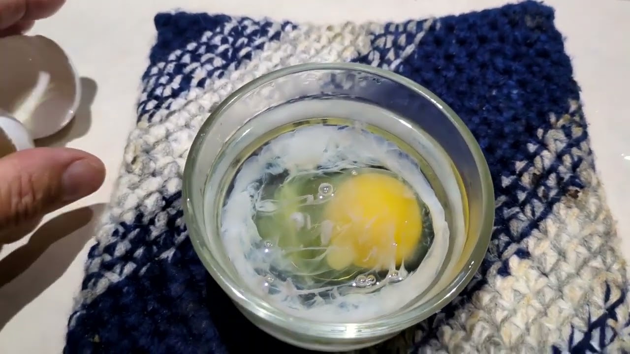 Making the poached egg using a microwave and  bowl