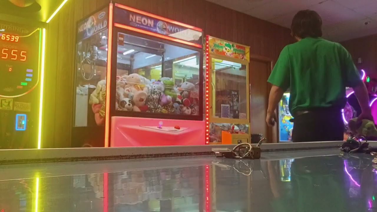 Neon World Claw Machine Restock and fluff up on the Toy Soldier Claw at Silver Dollar 
