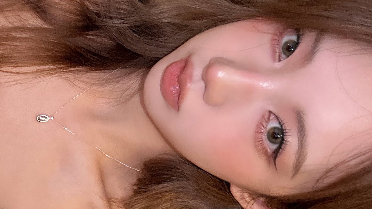 권력 넘치는 물 머금은 무화과 메이크업🥭 (코 띵동 하이라이터 / 페이크'눈썹' 그리는 법)