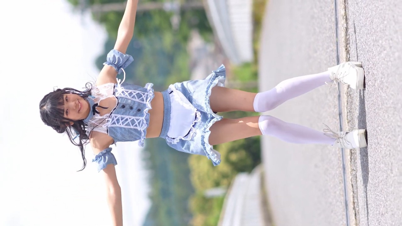 【スロー動画/4K】『 橋の上の nijika 』#nijika #はぴフル (happy fleurs) 【縦動画】