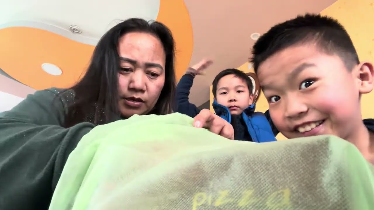 FINALLY GOING ALL ALONE WITH full of surprises #tibetanvlogger #vlog #delhi 