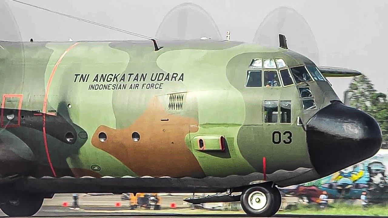 KEREN!! C-130H Hercules TNI-AU Take-off Berurutan