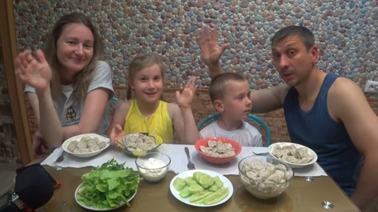 СЕМЕЙНЫЙ МУКБАНГ ПЕЛЬМЕНИ НА УЖИН | FAMILY MUKBANG DUMPLINGS FOR DINNER #mukbang #мукбанг #dumplings