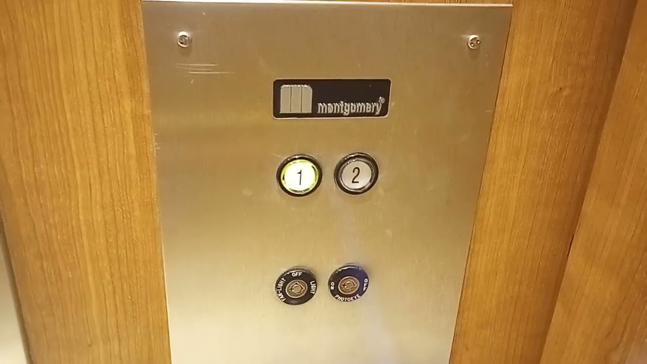 Montgomery Hydraulic Elevator at Von Maur in Ann Arbor MI