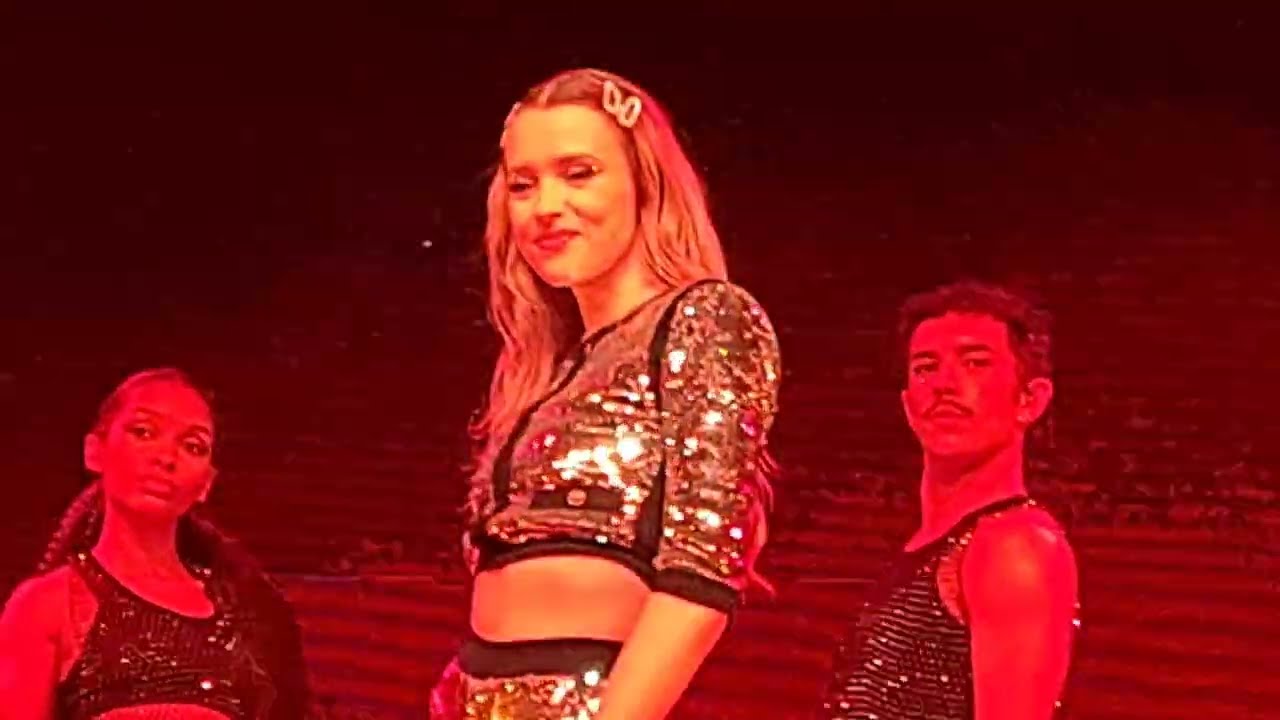 Angele - Fever Dua Lipa - Nonante cinq tour Lyon 4 Novembre 2022