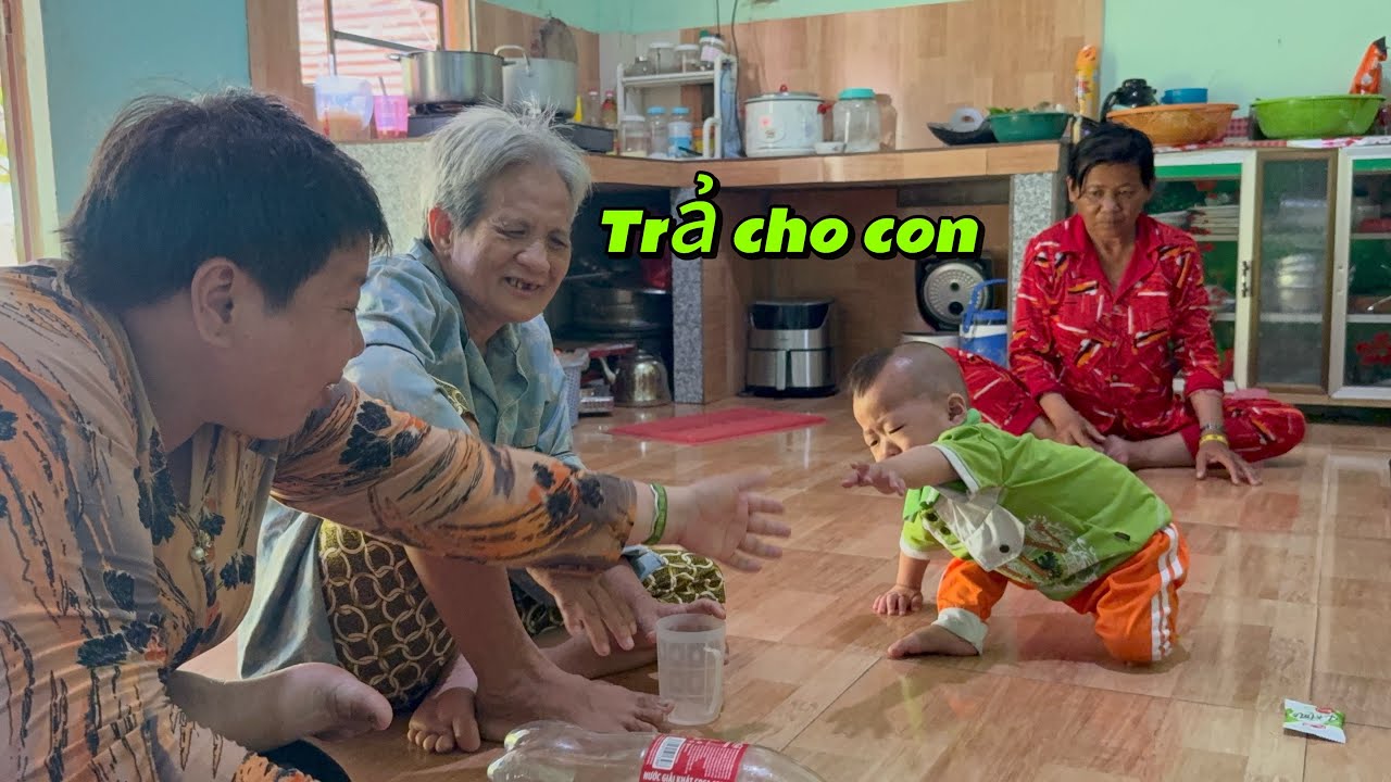 Tuấn Trường đến nhà Út Cò thấy Gia đình Chi khờ cùng bà cháu Minh Hiếu làm gì đông vui vậy 