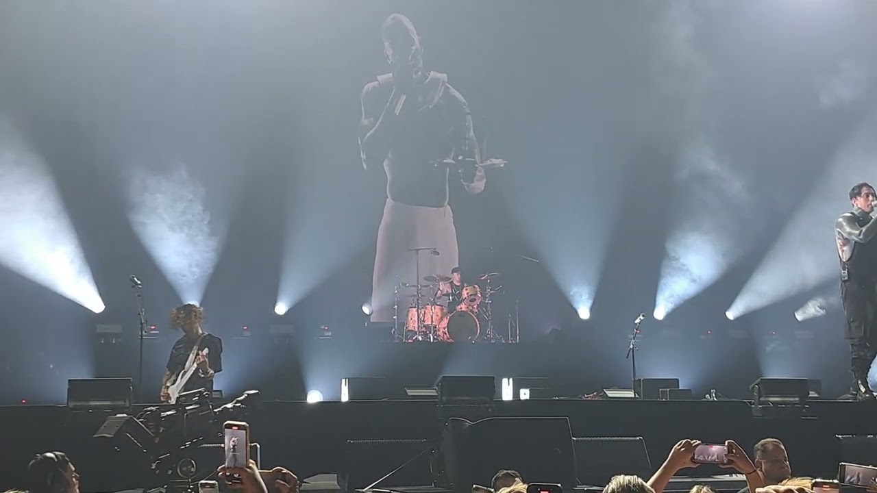 Falling in Reverse - God is a weapon (live in Dortmund 19.06.2025)