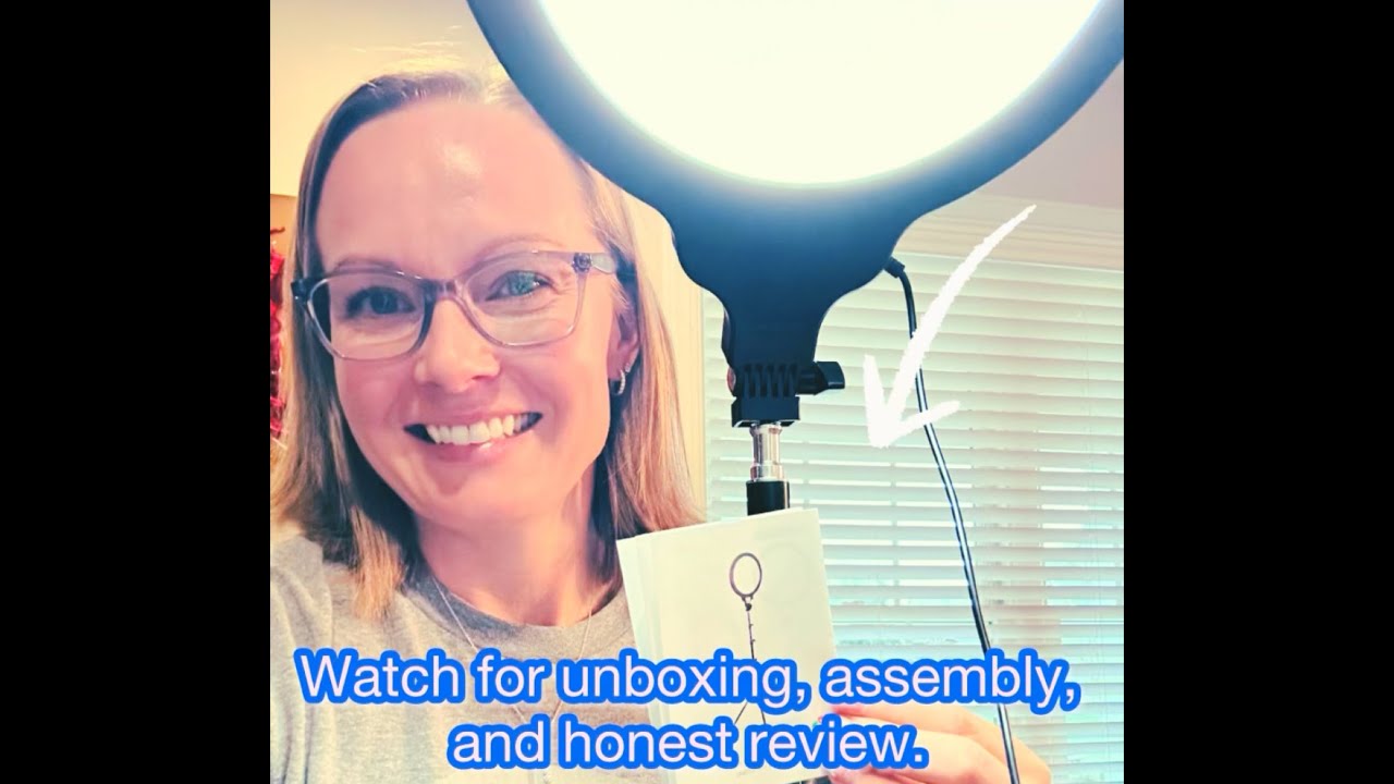 Tripod ring light review- will this one cause glare on my glasses?! 