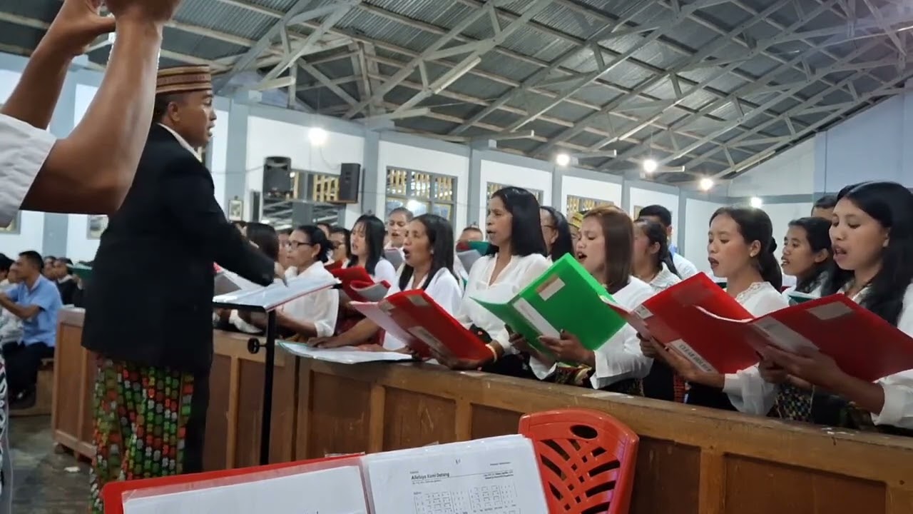 Alleluya Kami datang...Paduan suara Wilayah 4 Paroki st. Nikolaus golodukal