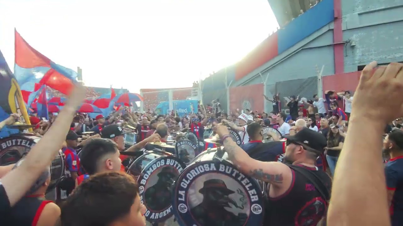 Entrada de La Gloriosa Butteler. Descontrolado siempre voy de la cabeza. San Lorenzo 1 Sarmiento 1 