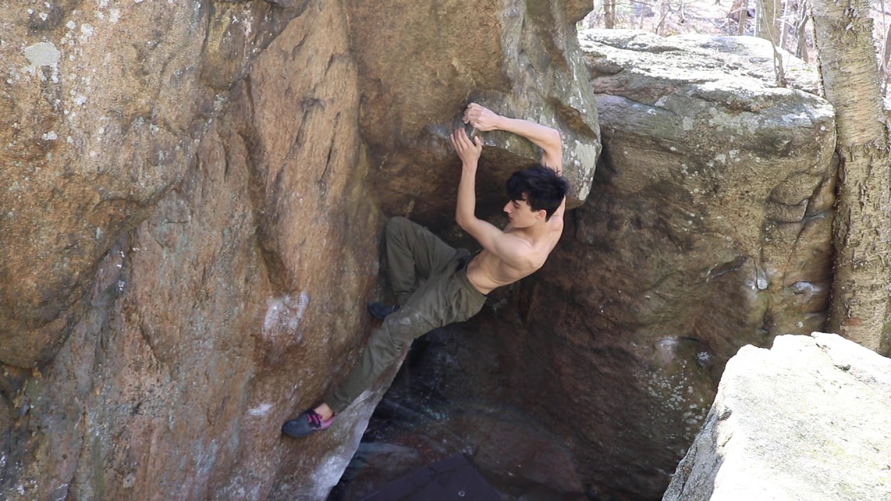 Powerlinez Bouldering: Cardiac Arete Sit v9 (Flash FA)