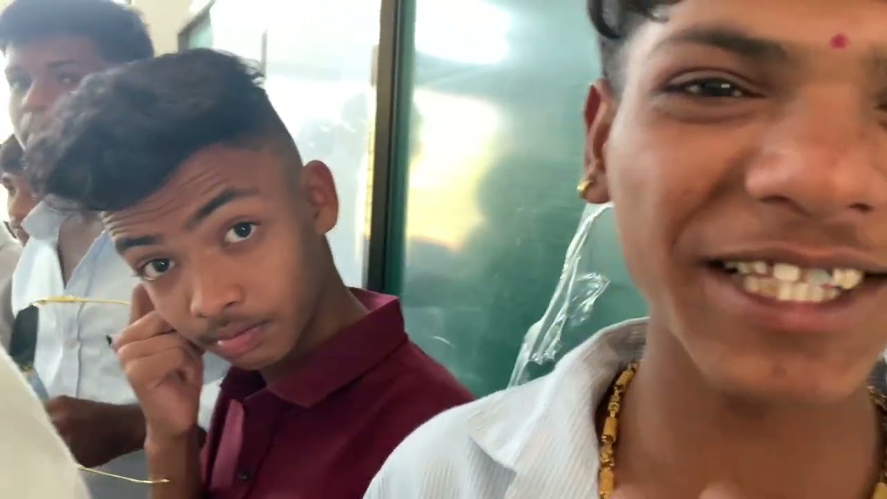 आज होता आमचा निरोप समारंभ 🥰Last Day In My School 🥹#comadyvlogs#crater#minivlog#travelblogger 