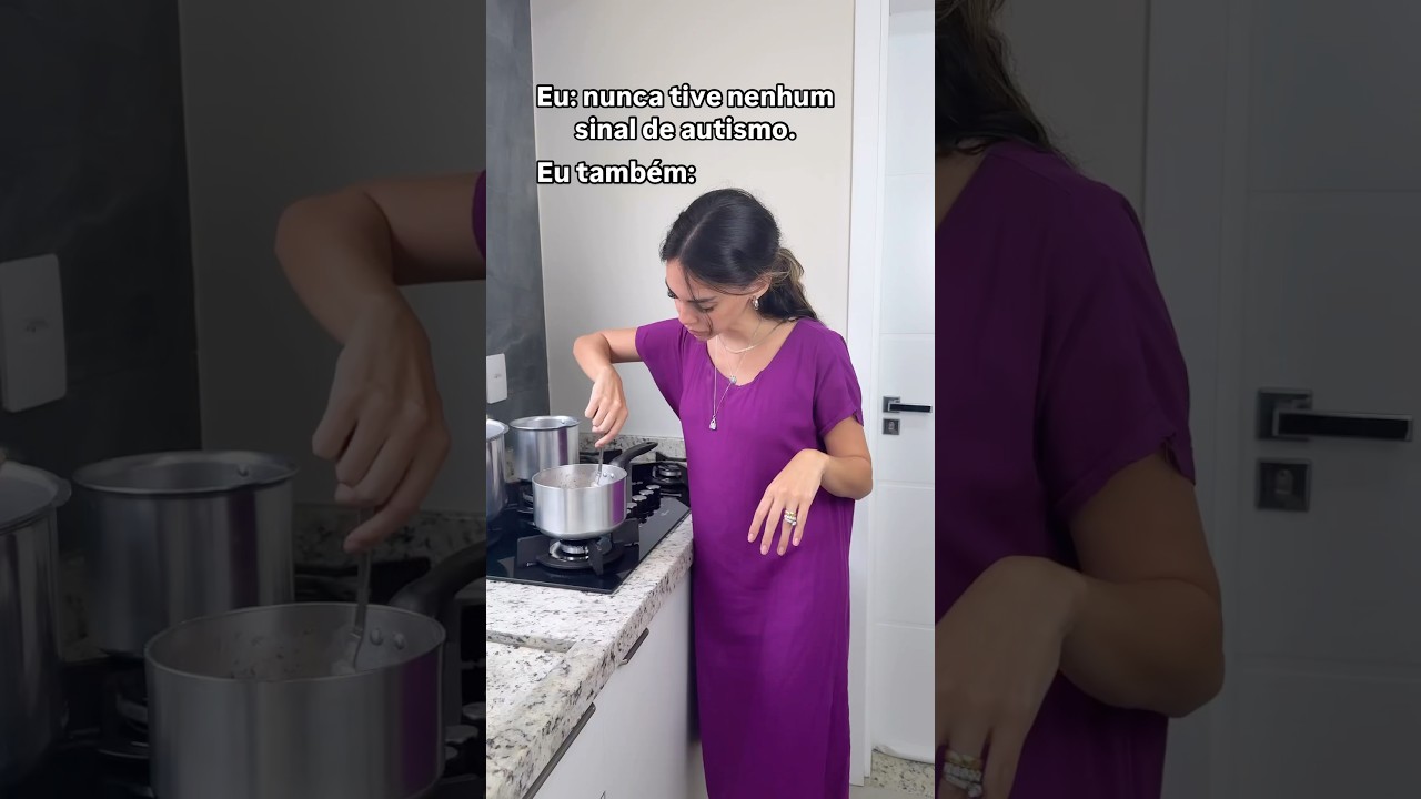 Voc&ecirc;s sabiam que muitos autistas ficam com as m&atilde;os assim, tamb&eacute;m conhecidas como m&atilde;os de T-Rex?