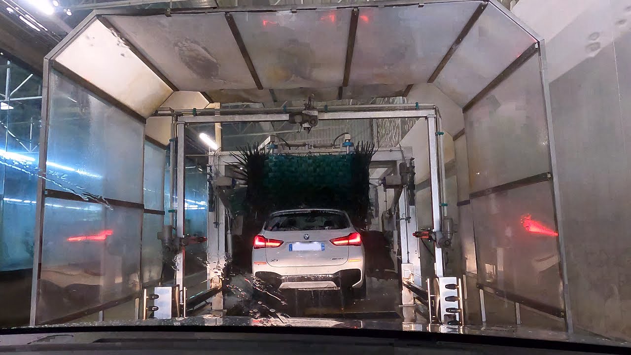 [4K] DICO BeFlux tunnel car wash with Brushcom brushes (inside view)