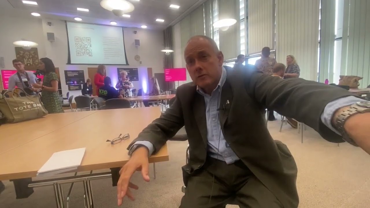 Harlow MP Robert Halfon promises investigation into Sir Frederick Gibberd College building fiasco.