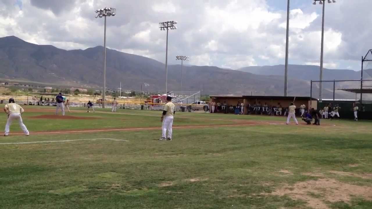 Randy Wells, Jesse Olivar, Trevor Whyte turn double play