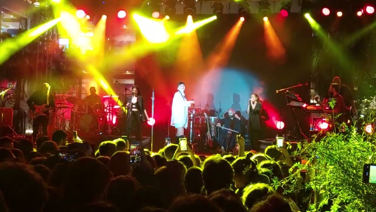 Kanatlarım Var Ruhumda - Nil Karaibrahimgil  Canlı Konser Kaydı İzmir : Mavibah&ccedil;e 16.04.2022