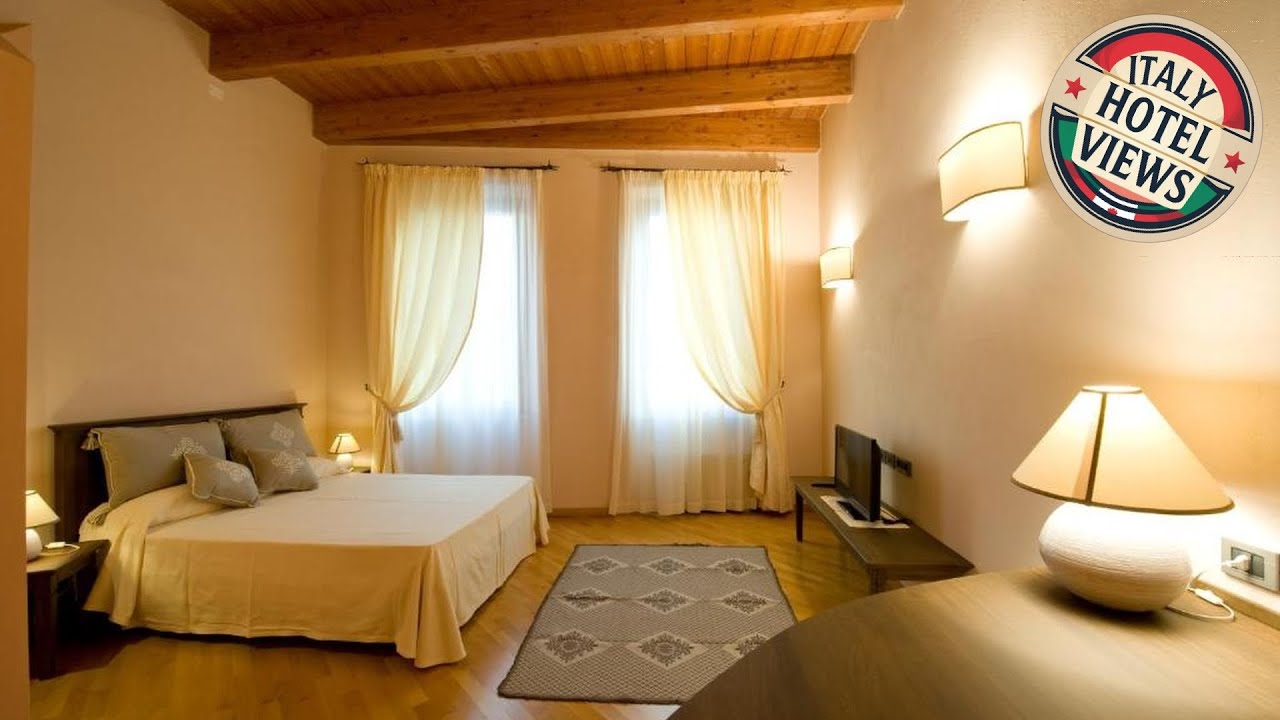 Piazza Azuni 18 Guest House | Sassari, Italy | Hotel Review 🛏️