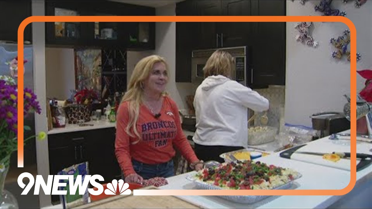 Broncos superfan hosts Patriots rivals in her home ahead of AFC Championship