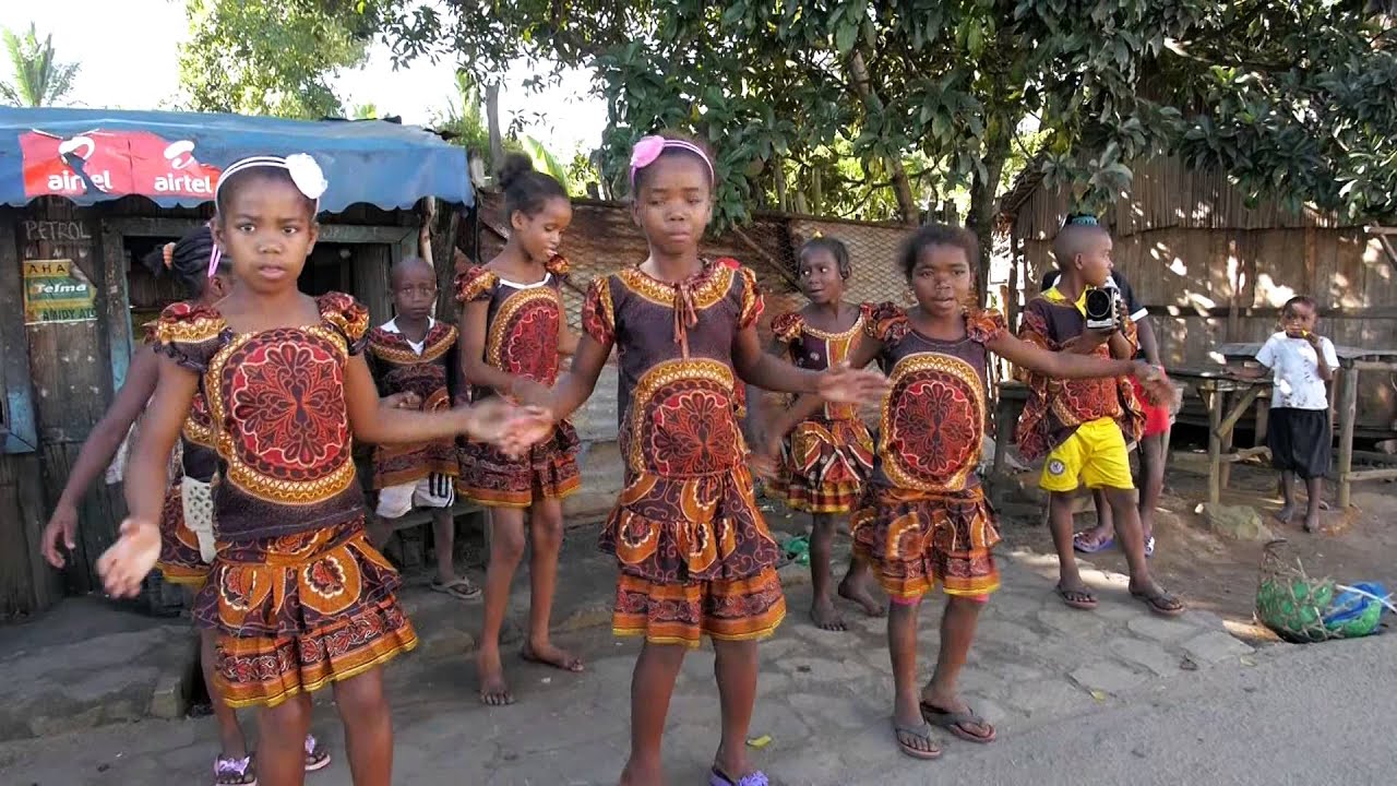 Mananjary got talent! Kids dancing and practicing in Madagascar