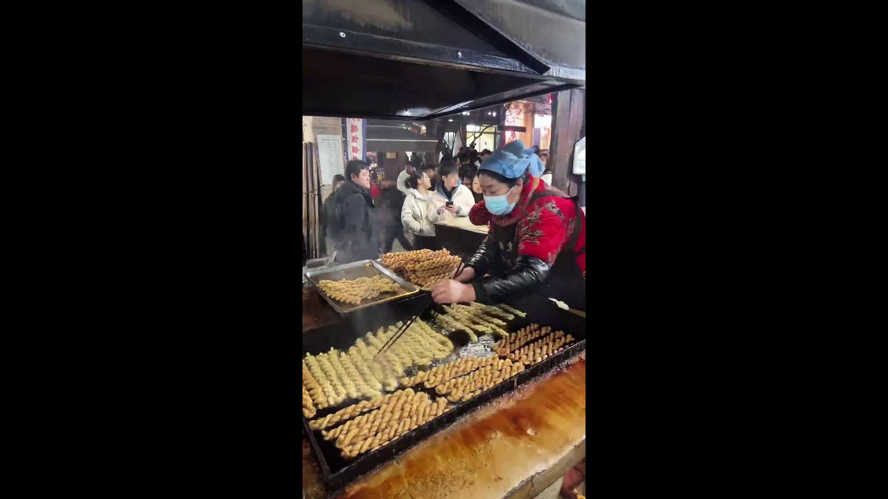 Magical Chinese street food 神奇的中国街头美食  不思議な中国の街グルメ