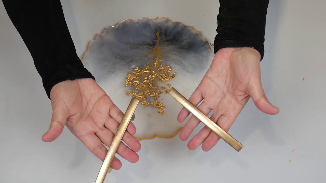 DIY#resin #tray #coesters                                         صنع صينة وقواعد الاكواب 👌تحفة