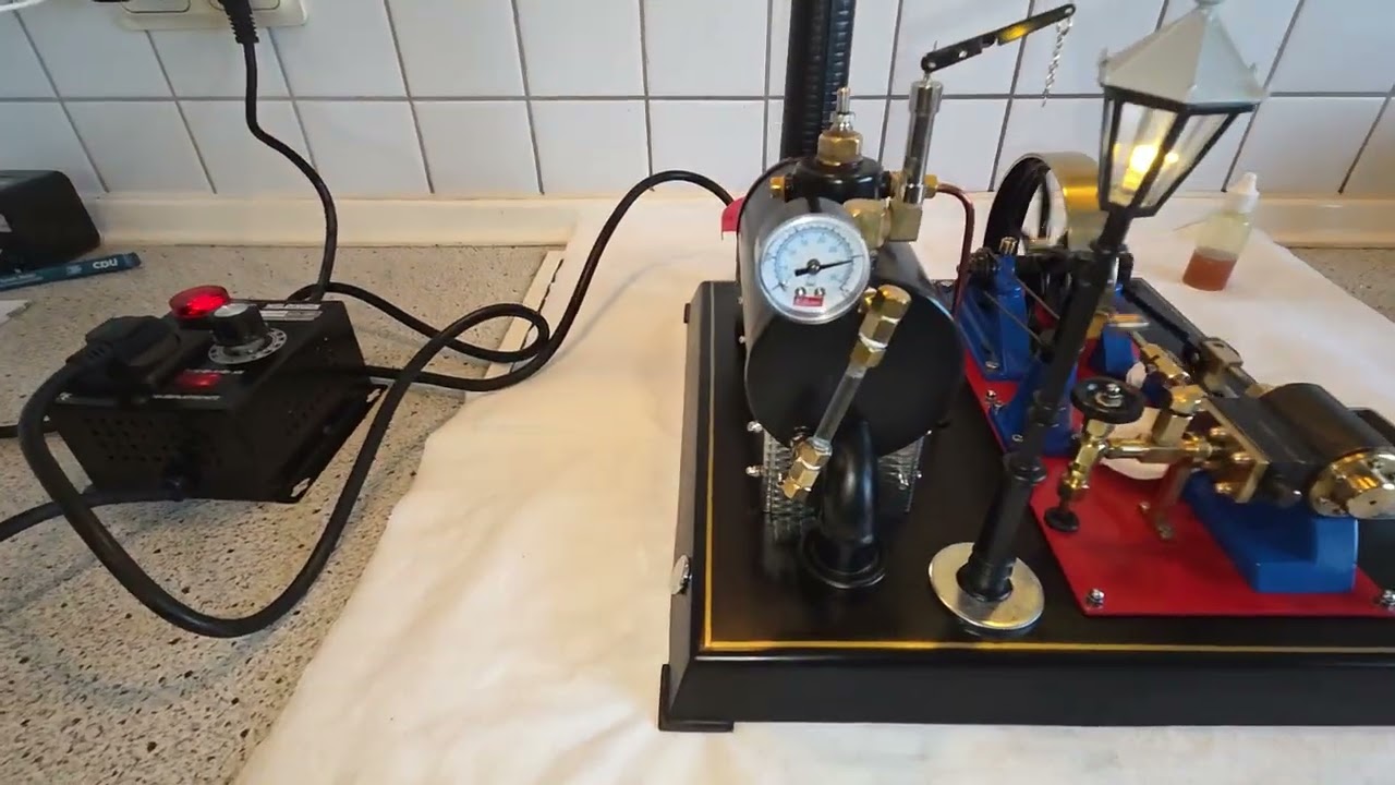 Dampfmaschine Marke Eigenbau mit Wilesco Teile und Elektrische Heizung 