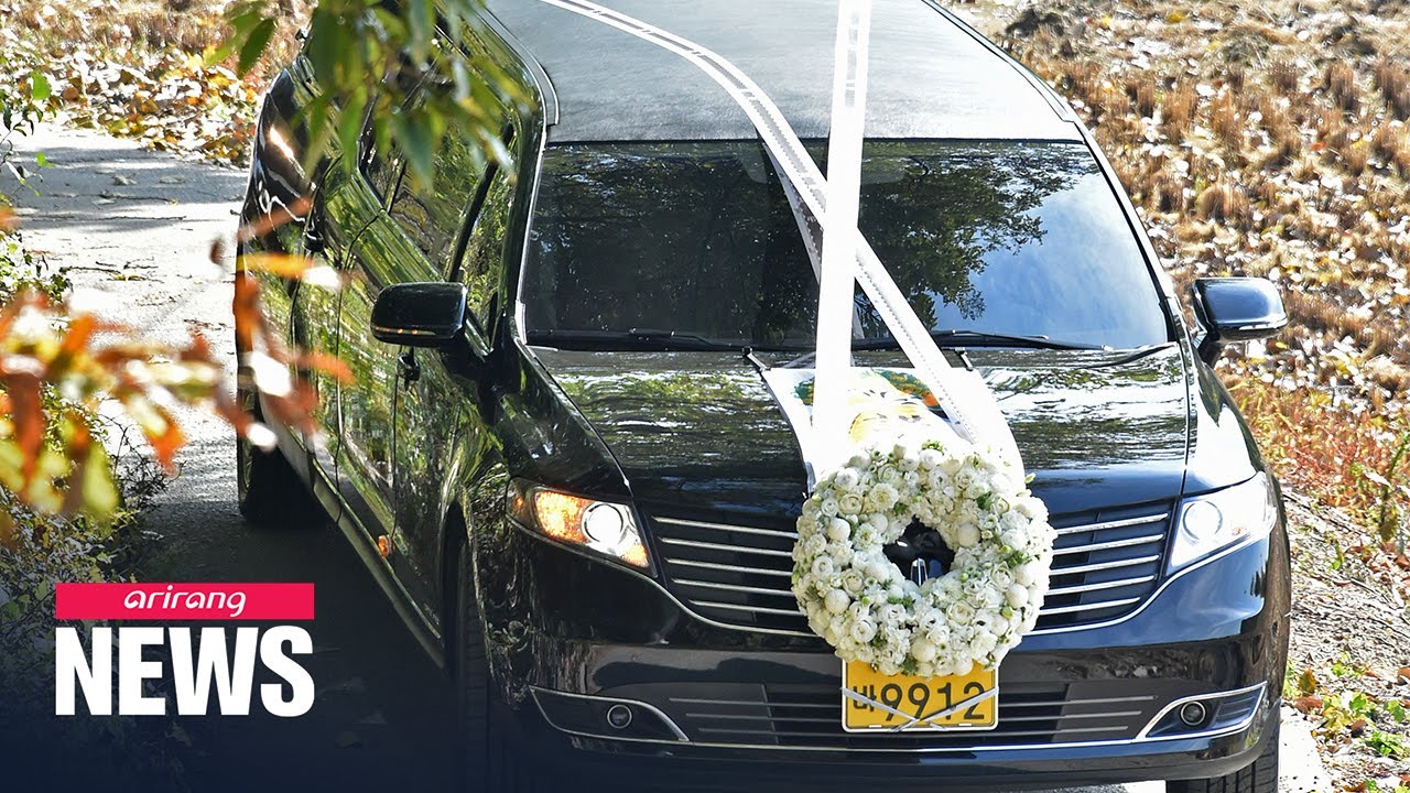 Late Samsung Chairman leaves for his resting place