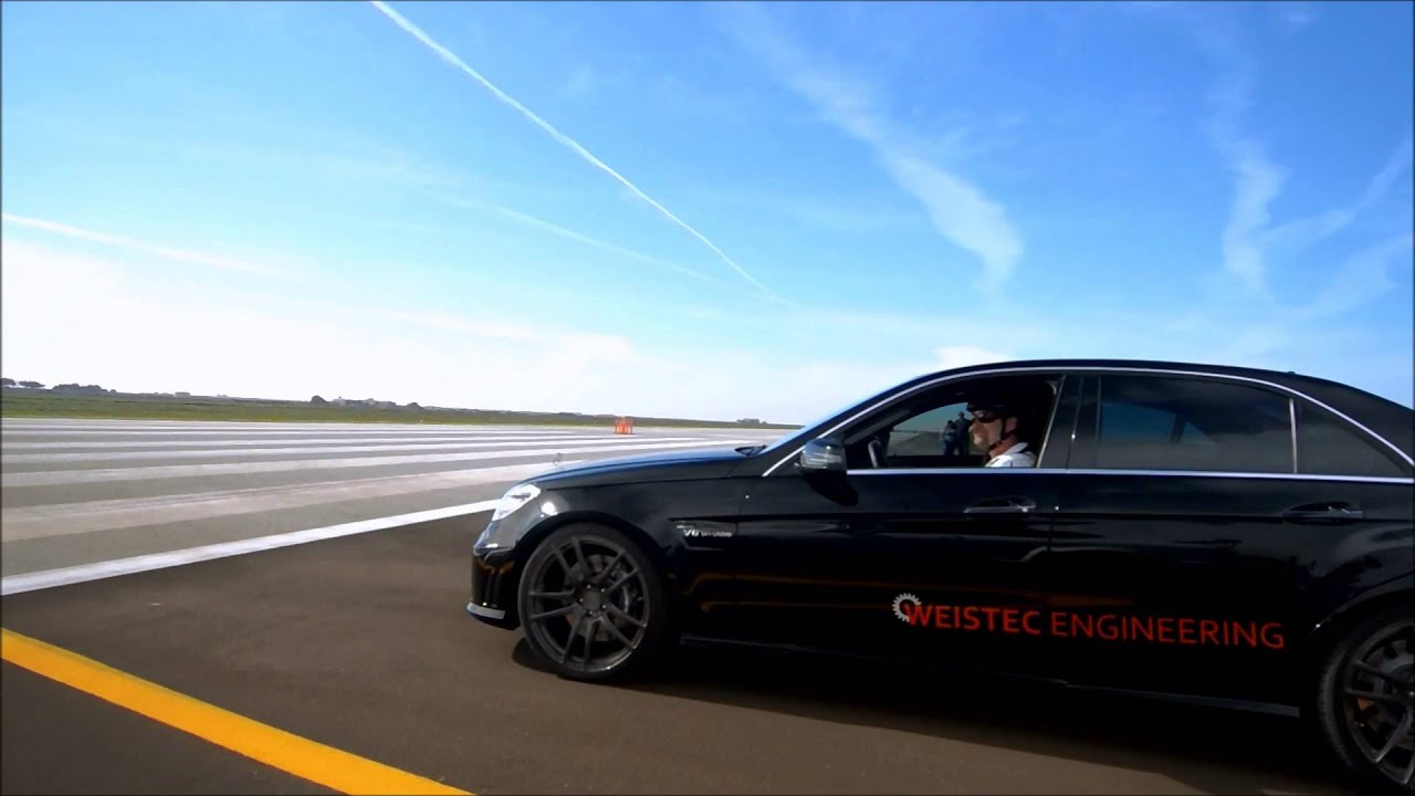 Weistec Supercharged Stage III C63 Black Series versus Weistec upgraded M157 turbo E63 AMG