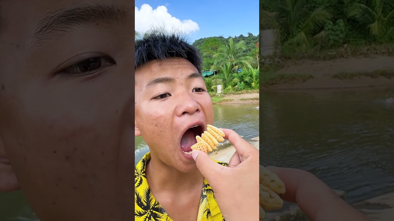 Unexpected Food Prank 🍔🤣