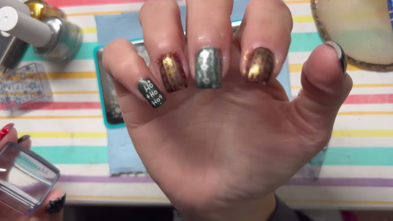 Red and Green| @bornprettyofficial | Simple and Sweet| Stamping Christmas Nails| #christmas